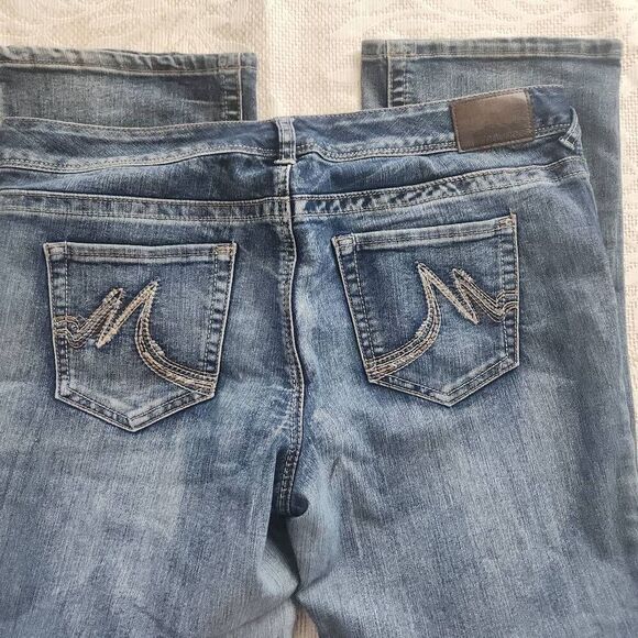 43 Maurices straight leg jeans - Picture 3 of 8